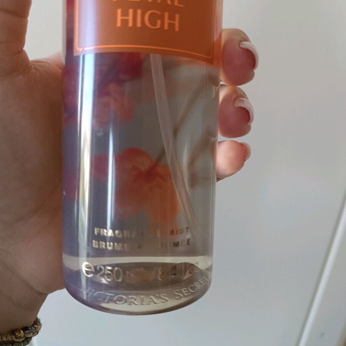 Victoria's Secret Petal High women's mist like new 250 ml