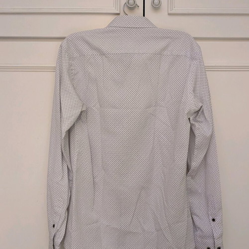 White long-sleeve shirt Endeson Fashion used with pattern