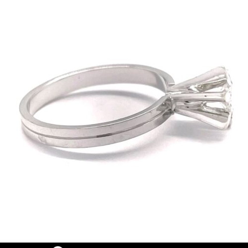 White Gold 18K Ring With 0.25 Carat Diamond Like New