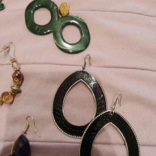 Earrings pack of 16, like new, faux