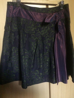 Tara Jarmon skirt size 42 used, green brocade with purple
