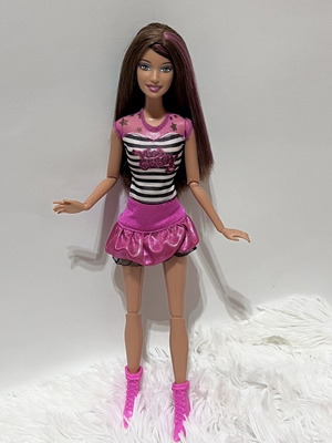 Barbie Fashionistas Sassy Doll Wave 1 2009 like new