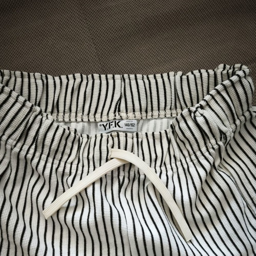 Y.F.K. girls' shorts size 146-152, black and white