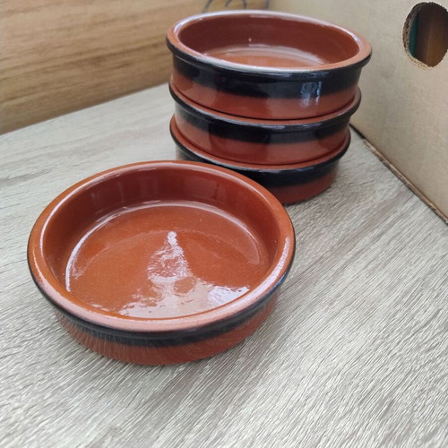 Set of 4 small terracotta bowls like new, 12 cm diameter