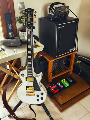 Epiphone Les Paul Custom Arctic White guitar set like new