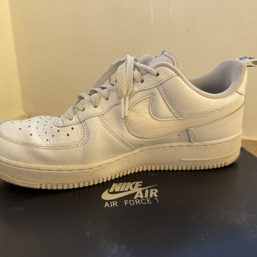 Nike Air Force 1 ‘07 LV8 sneakers used, size 43, white and blue
