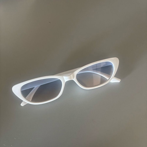 White sunglasses like new with light blue color