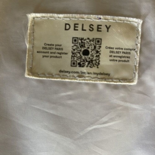 Delsey backpack used, zipper needs repair