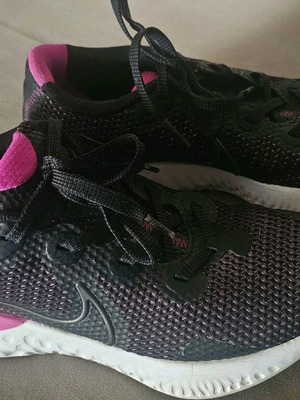 Nike Renew Run women's shoes size 38.5 like new black pink