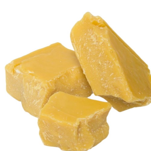 Natural beeswax cerate with propolis and essential oils