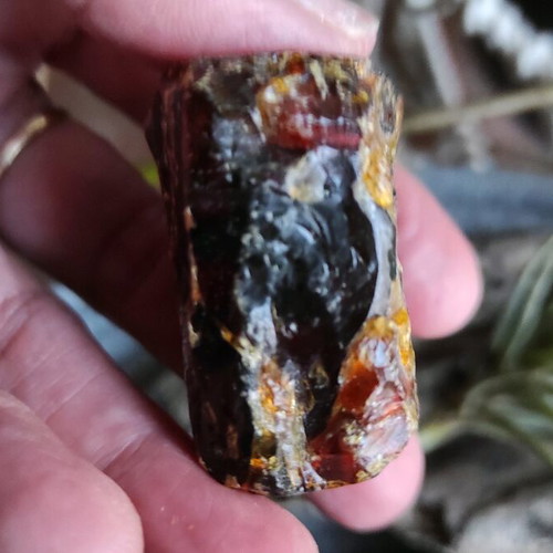 Black amber agate semi-precious stone like new, weight 25.89 g