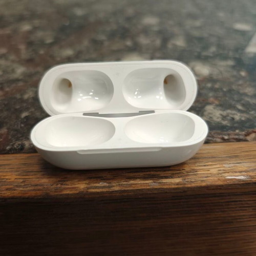 Apple AirPods 1 Pro earbuds