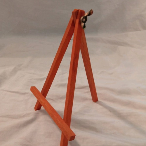 Small wooden easel like new, 20 cm height