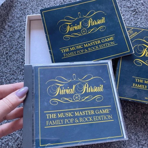 Trivial Pursuit The Music Master Game Family Pop & Rock Edition like new