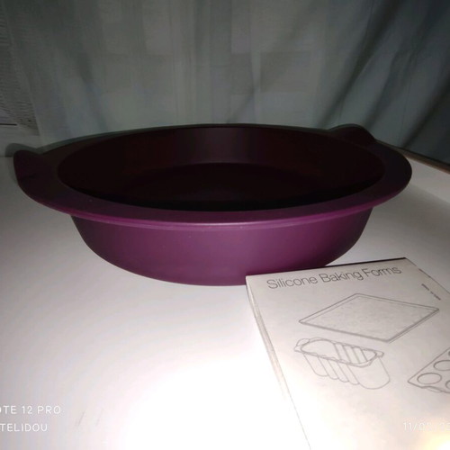Tupperware Round Silicone Mold New