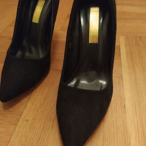 Classic black suede high heel pumps size 39 like new