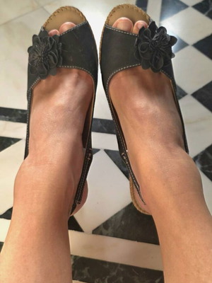 Sunshine leather peep toe wedged sandals, size 42, black