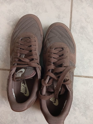 Nike sneakers new, brown, size 36.5