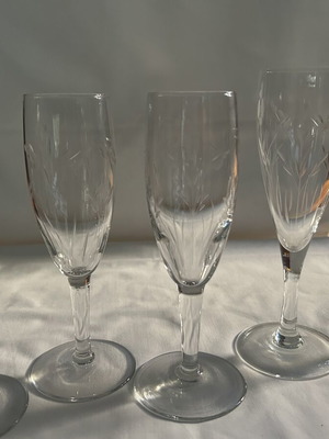 Set of 5 vintage crystal champagne glasses