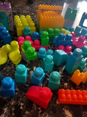 Πολύχρωμα τουβλάκια Mega Bloks First Builders μεταχειρισμένα