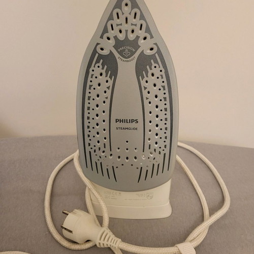 Philips Azur 2400W steam iron used
