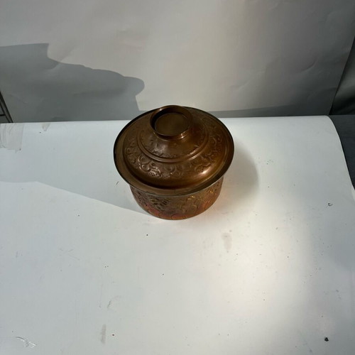 Copper collectible pot like new
