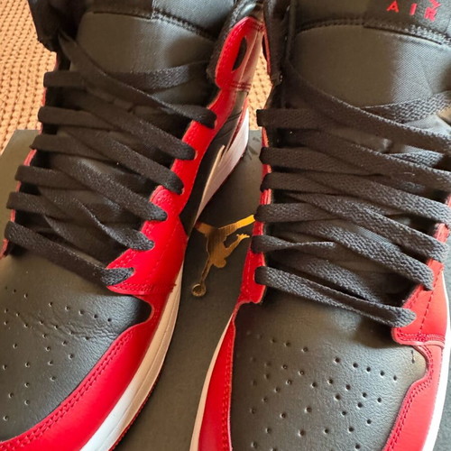 Air Jordan 1 Mid new black red white casual shoes size 44.5