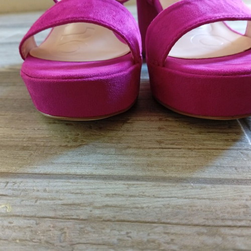 Chicago suede fuchsia sandals with block heel, size 39