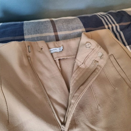 Women's beige Stradivarius pants like new, size 38