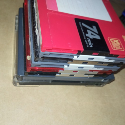Mini Discs pack of 10, 2 new, 2 with cases, 6 without cases