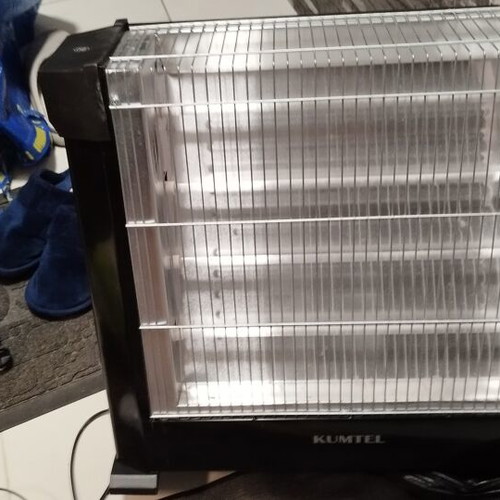 KUMTEL Quartz Heater like new with 3 heating levels
