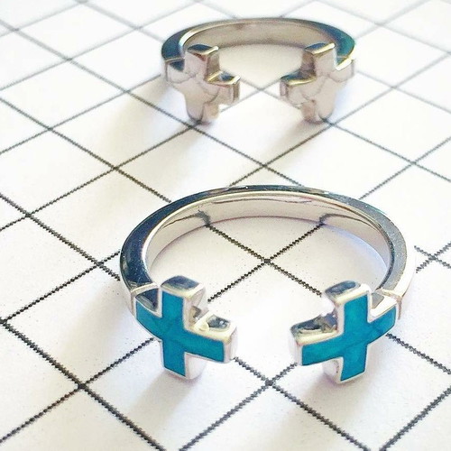 Amberly Cross silver ring .925 with green enamel used