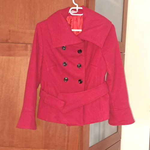 Women's red coat like new, size M, with waist tie