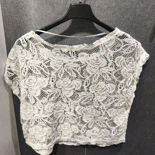 White lace top Bershka like new, boxy fit, one size