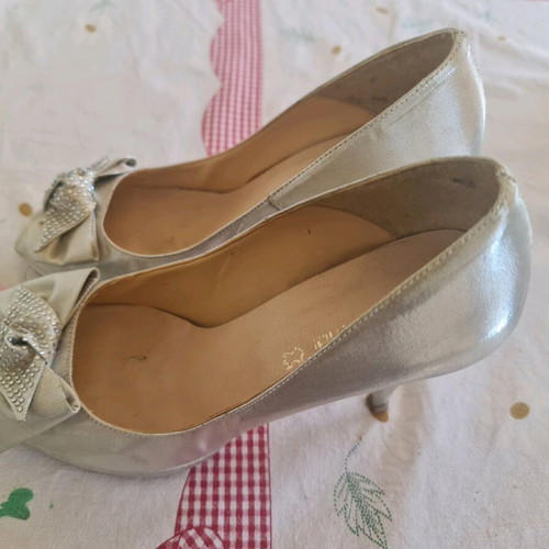 Ellen collection silver 10cm heels used, size 37