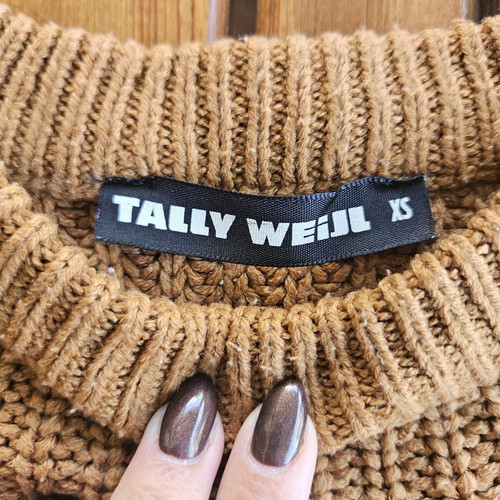 Brown pullover used, size XS