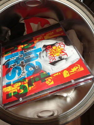 Chili Peppers Beware Red Hot special edition paint can with CD and merchandise