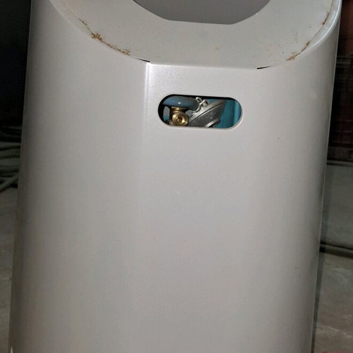 Delonghi gas heater like new with wheels and double safety system