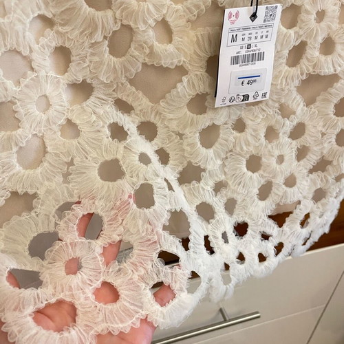 Zara Tulle mini skirt like new, cream color, size M
