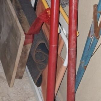 Children's Swing like new, for 9 months to 3 years