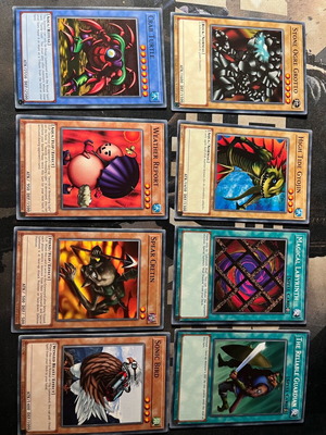 YUGIOH! SRL collection like new, includes sleeves