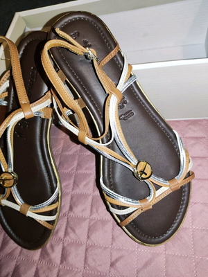 Tamaris women's sandal new, summer style with low heel