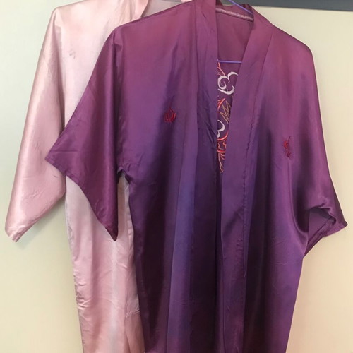 Satin kimono lilac and purple like new, one size unisex, set of 2