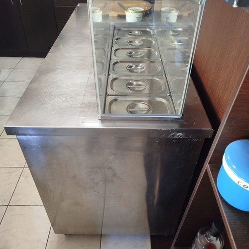 Salat bar used in good condition