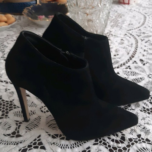 Luxury Fardoulis ankle boots 38 new, black suede with leather sole