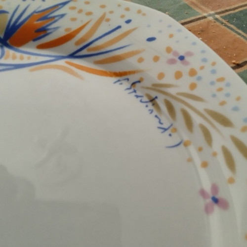 Stathopoulos collectible plates set of 4, like new, large
