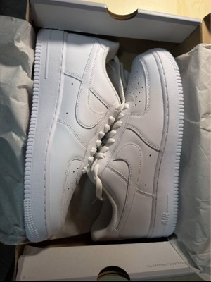 Nike Air Force 1 sneakers νούμερο 44 άσπρα καινούργια
