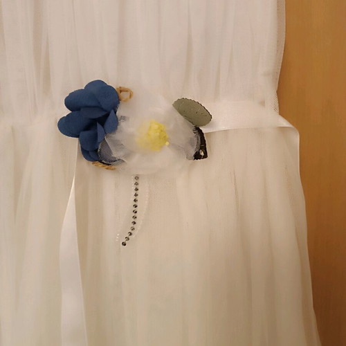 Children's dress white like new for ages 8-10