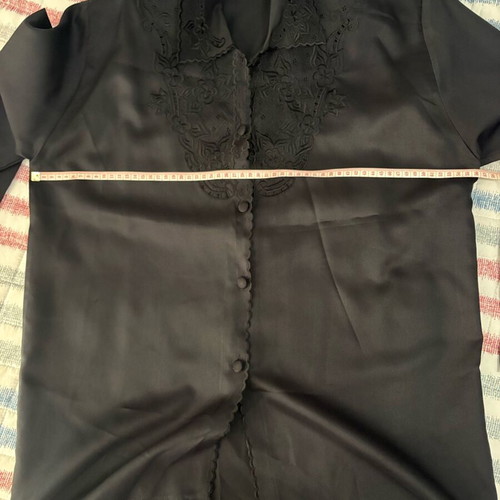 Women's black blouse XXL with embroidery like new
