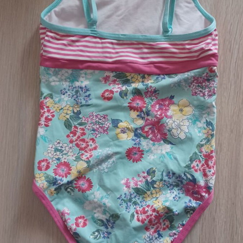 One-piece swimsuits used for ages 3-4, size 98/104, multicolored